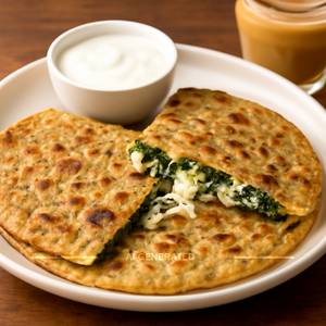 Palak Paneer + 3Pcs Tikona Paratha