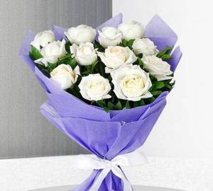 12 White Rose And Purple Wrapping.