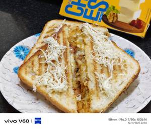 Loaded Cheese Grilled Sandwich (4 Pieces)