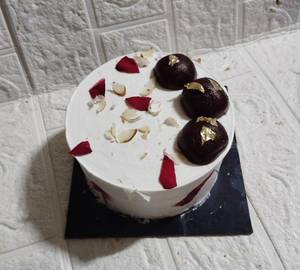 Gulab jamun cake