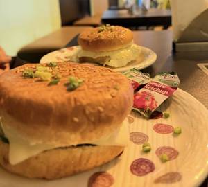 Egg burger