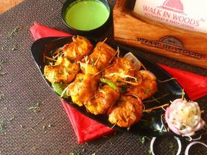 Tandoori Achari Momos (8 Pcs)