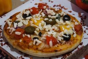 American garden pizza