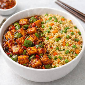 Fried Rice With Chilli Paneer