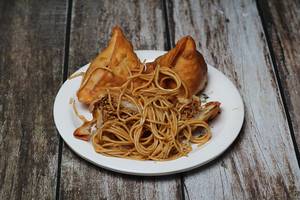 Noodles Samosa (2 Pcs)