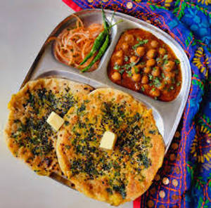 Mehman Amrirsari Kulcha With Choley
