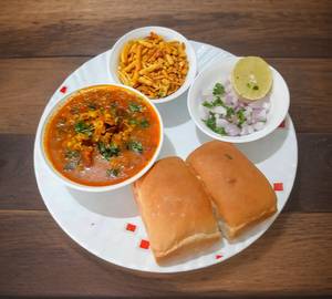 Kolhapuri Misal Pav