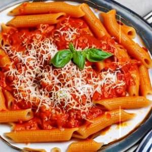 Macaroni in red sauce