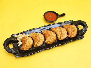Mushroom Fried Momos ( 5 Pieces)