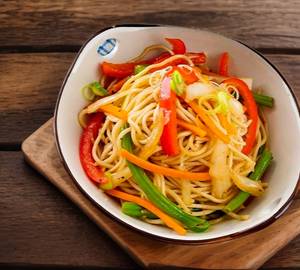 Veg hakka noodles