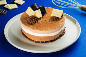 Tripple Layer Mouse Cake (1/2 Kg)