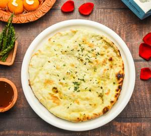 Tandoori Aloo Paratha (With Mixed Pickel)