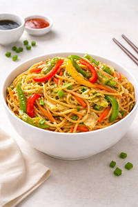 Veg Hakka Noodle