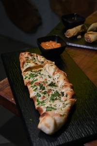 Chicken Tikka Garlic Bread