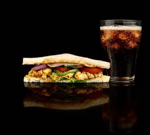 CHICKEN CHUNKS SANDWICH WITH COKE