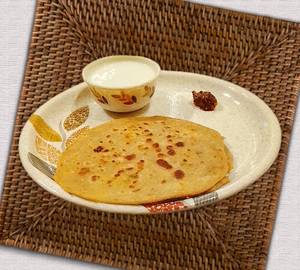 2 aloo paratha with curd