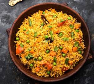 Veg Biryani with Raita  [500 Ml]