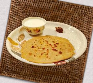 2 onion paratha with curd