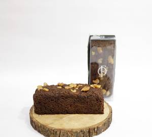 Sugarfree Date & Walnut Cake