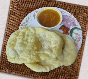 Classic Chole Bhature [2 Pieces]