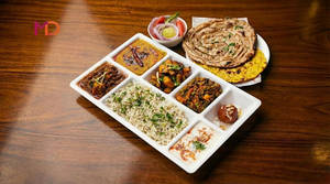 Veg Deluxe Thali