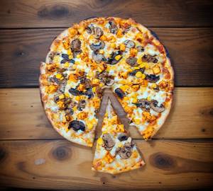 Mushroom corn pizza