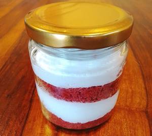 Red velvet jar cake