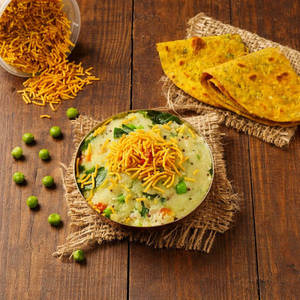 Upma, Sev & 2 Theplas With Pickle