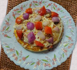 Classic Onion Tomato Pizza