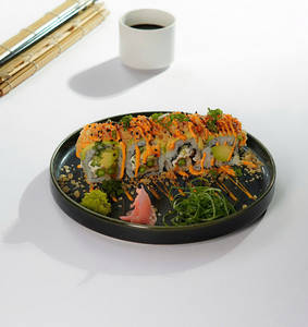 Changs Special Veg Uramaki Roll