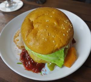 Crispy Aloo Tikki Burger