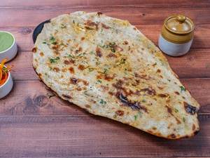 Stuffed Naan (Aloo-pyaz)