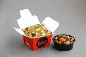 Chicken Thai Fried Rice With Schezwan Chicken Gravy(little Box)