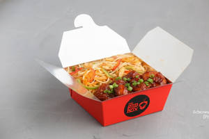 Chicken Singapore Noodles With Schezwan Prawn