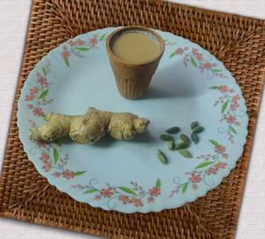 Signature Adrak Elaichi Special Kadak Chai [Serves 1-2]
