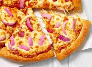 Cheese paneer and onion pizza                