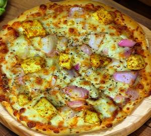 Cheese Onion And Paneer Pizza
