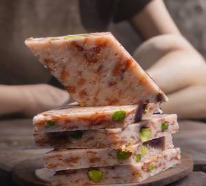 Gulkand Kaju Burfi