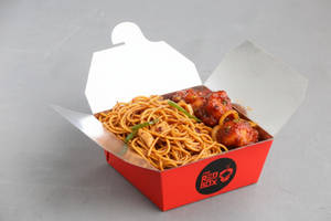 Dragon Chicken With Chicken Schezwan Noodles