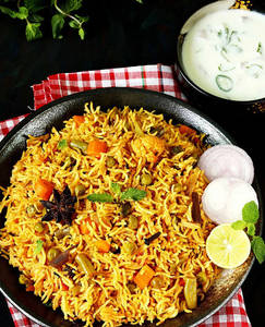 Veg Biryani With Raita
