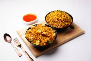 Paneer Fried Maggi + Corn Fried Maggi