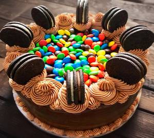 Oreos gems cake 550 gm
