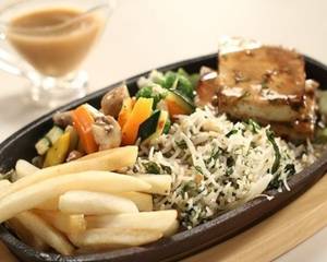Herbed Paneer Steak Sizzler