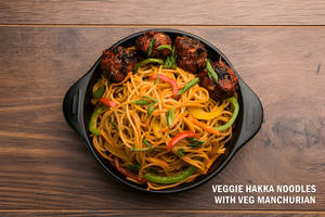 Veg Hakka Noodles With Veg Manchurian