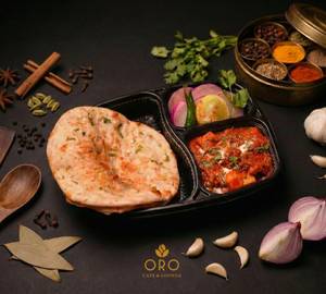 Kadhai Paneer With Masala Kulcha