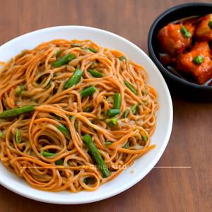 Veg Noodles & Paneer Chilli Bowl (4 Pcs)