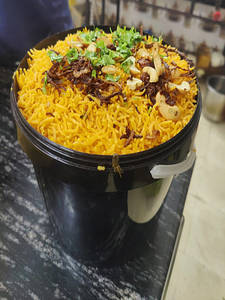 Chicken Bucket Biriyani (8 Servings)