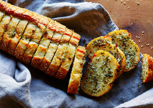 Cheese garlic bread