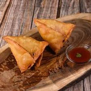 Samosa with chutney