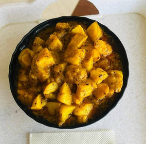 Achari Aaloo Half